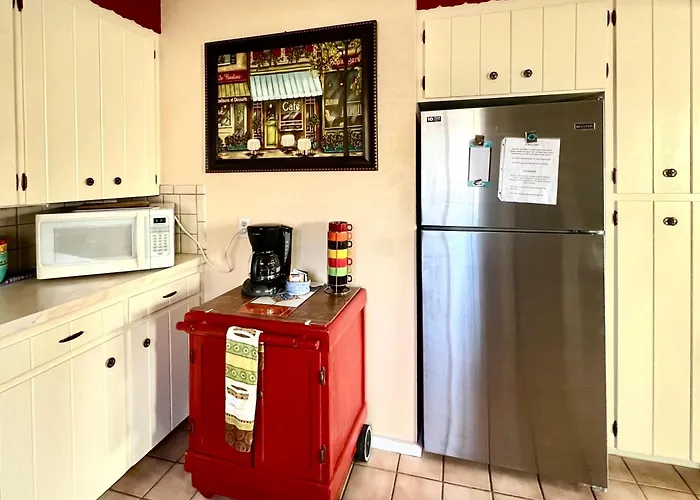 Downtown Historic East-Side Coyote House 2B 2Ba