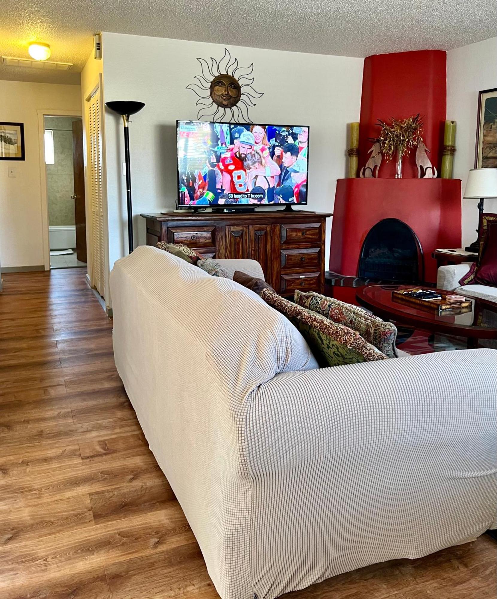 Hébergement de vacances Downtown Historic East-side Coyote House 2b 2ba *