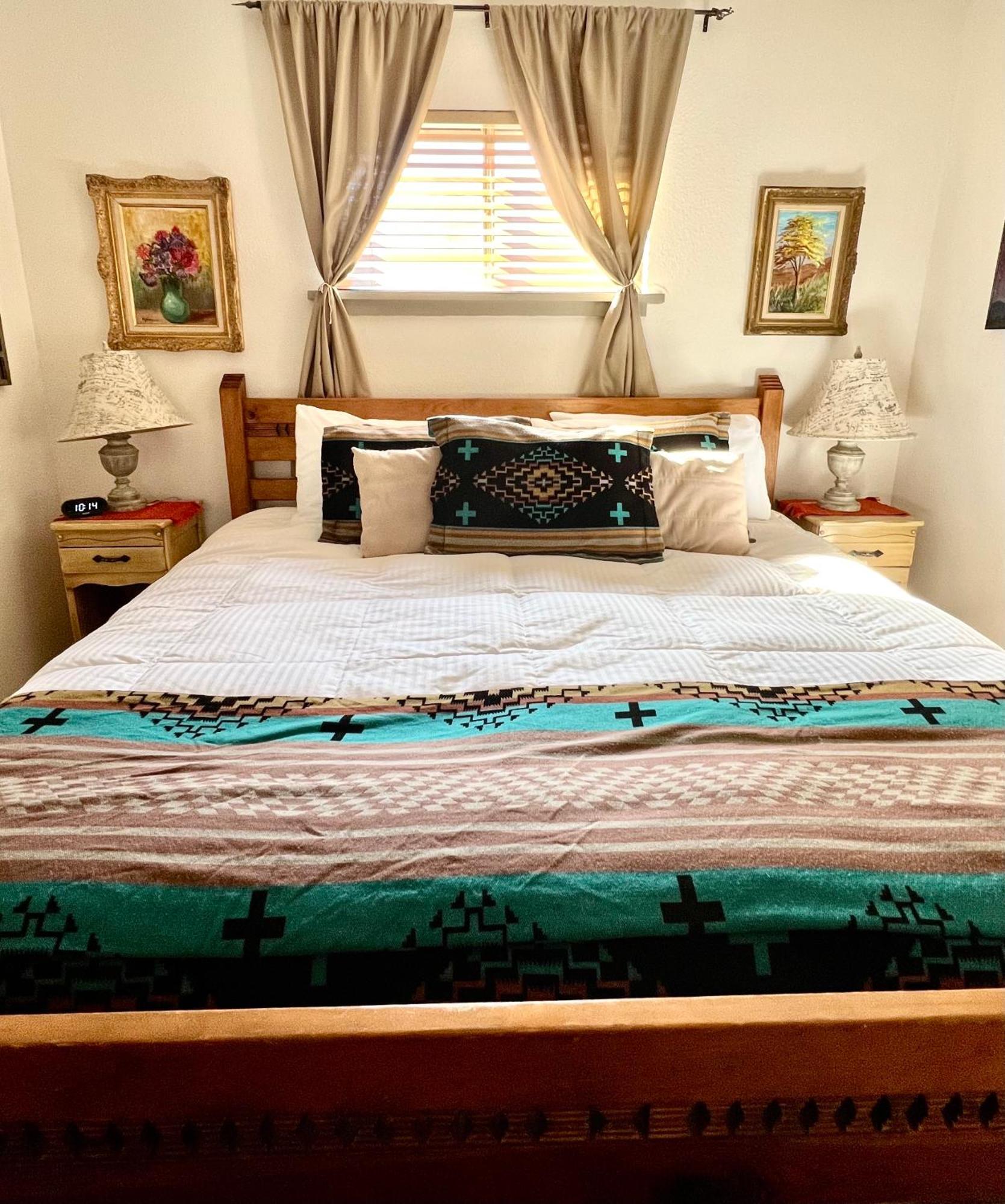 Downtown Historic East-side Coyote House 2b 2ba *