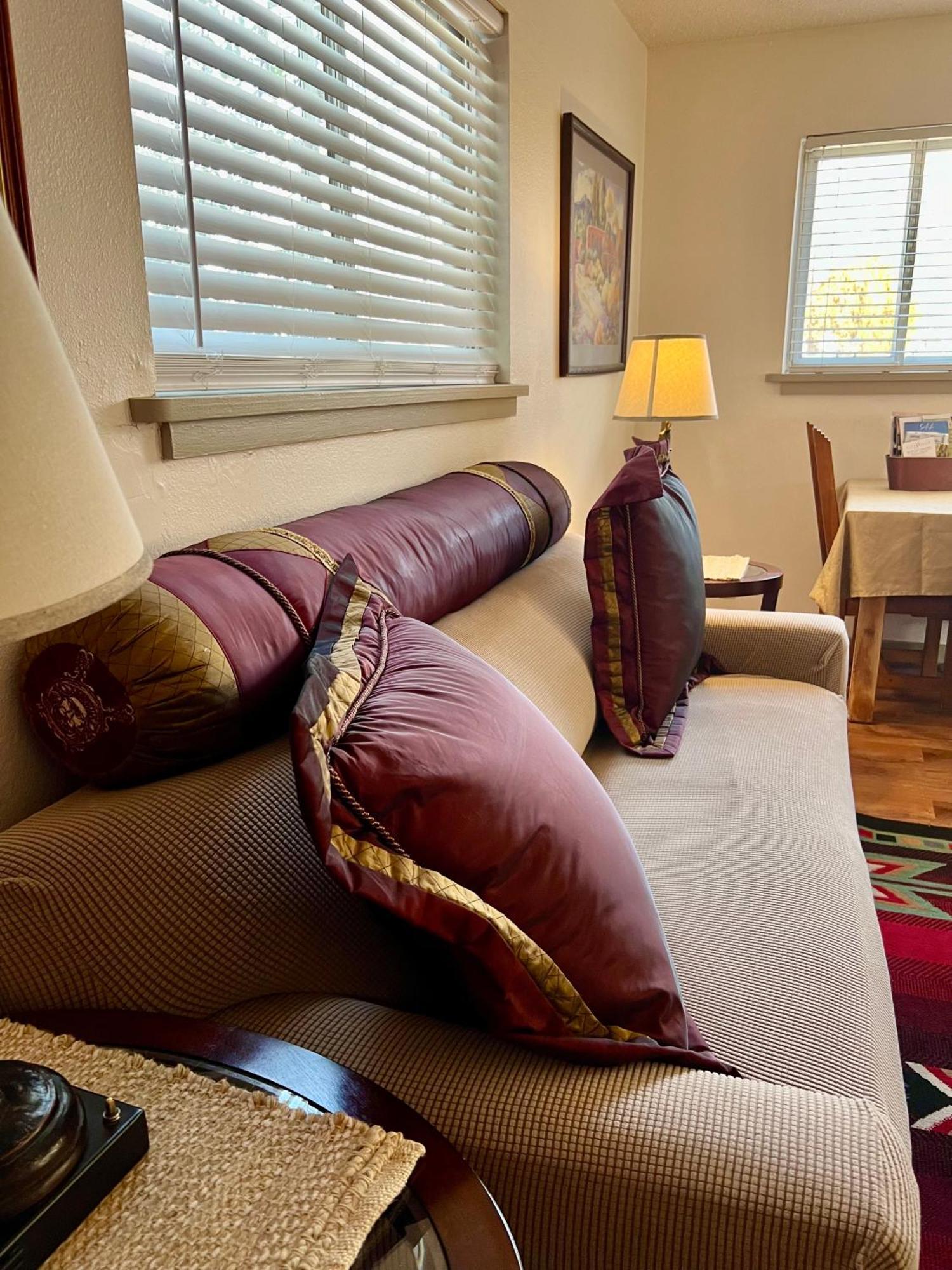 Downtown Historic East-side Coyote House 2b 2ba Hébergement de vacances *