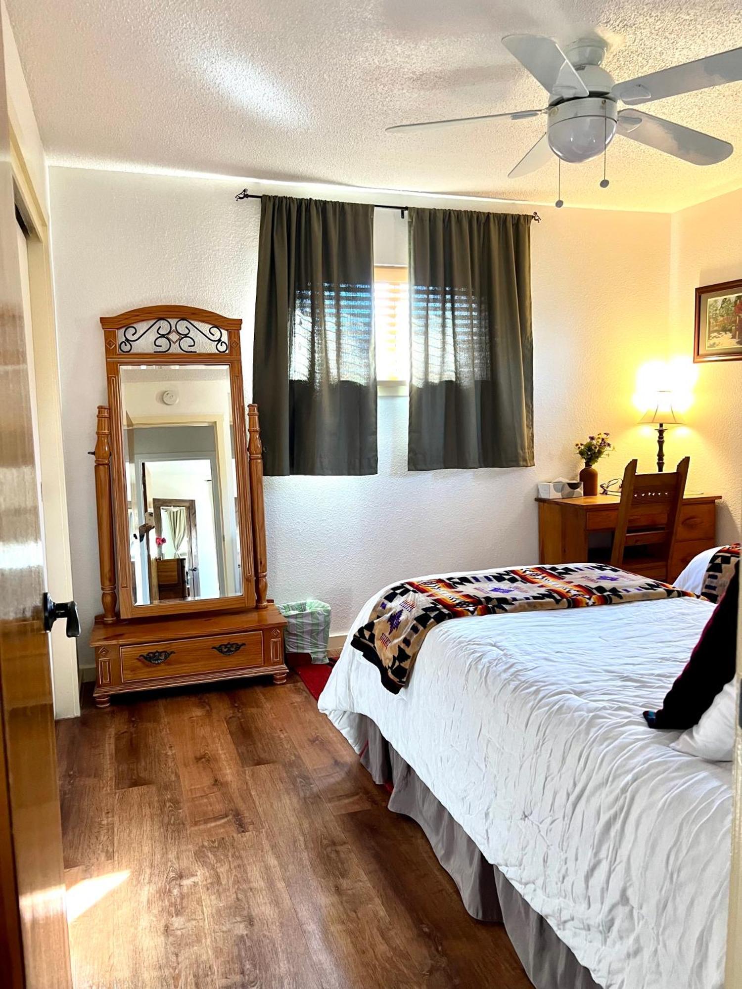 Downtown Historic East-side Coyote House 2b 2ba *