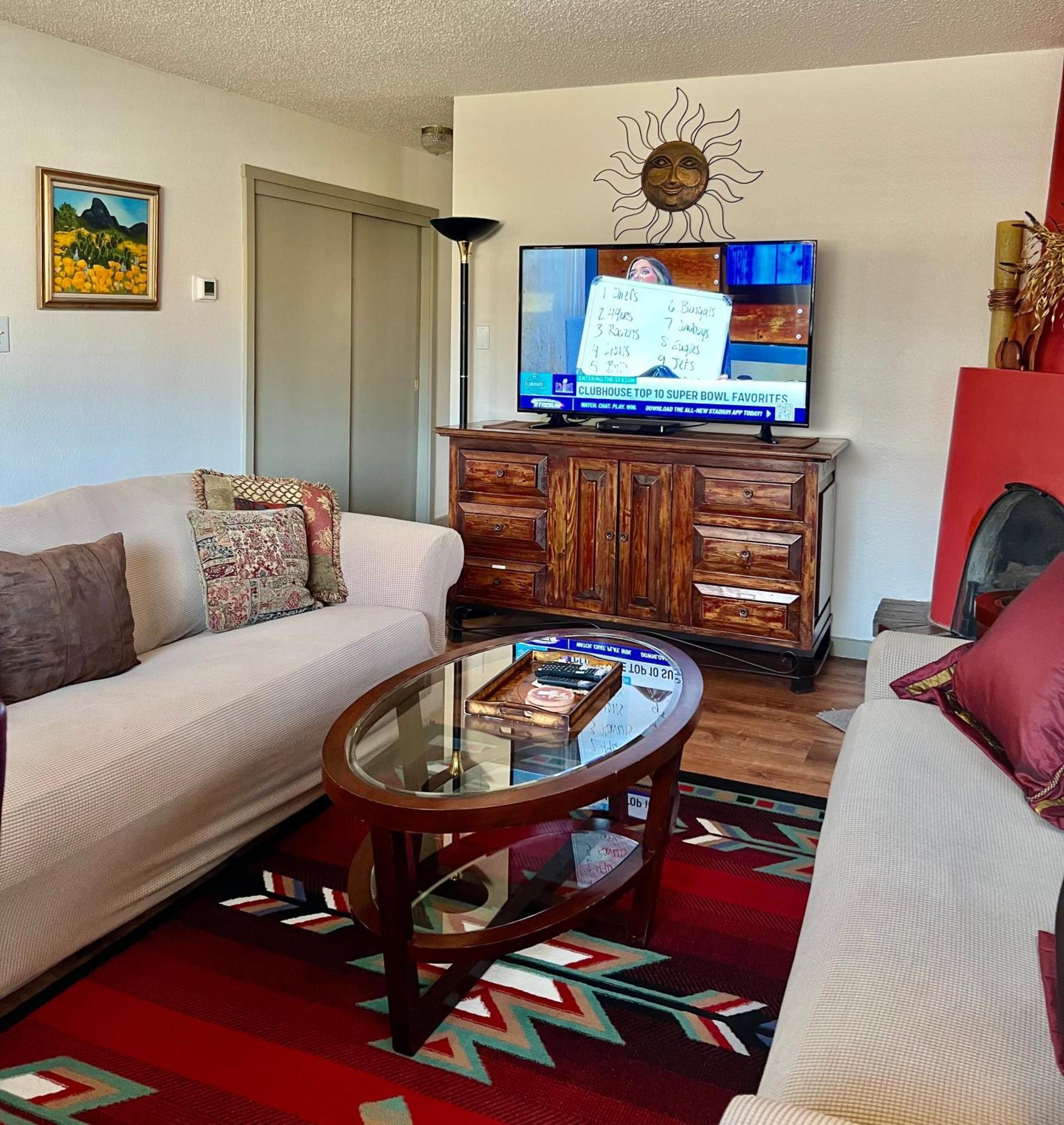 Downtown Historic East-side Coyote House 2b 2ba *