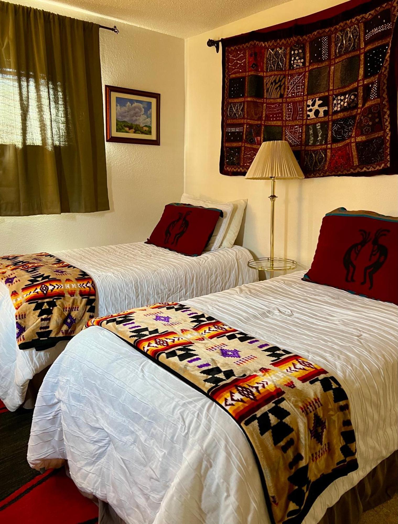 Downtown Historic East-side Coyote House 2b 2ba * Santa Fé